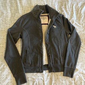 Abercrombie & Fitch Sherpa lined sweater